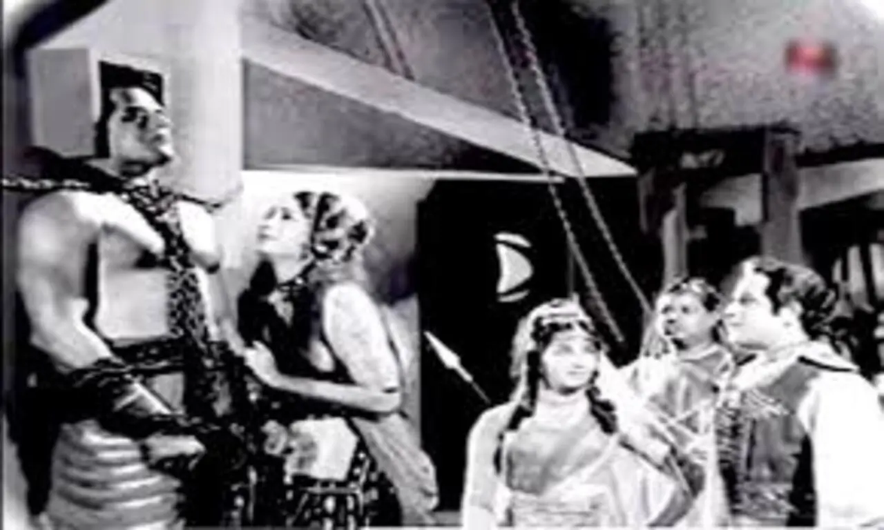 Aandhi Aur Toofan (1964)
Salim reportedly played a small role as a royal priest in this film.